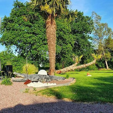 Le Coup De Foudre Bed and Breakfast Le Molay-Littry Exteriör bild