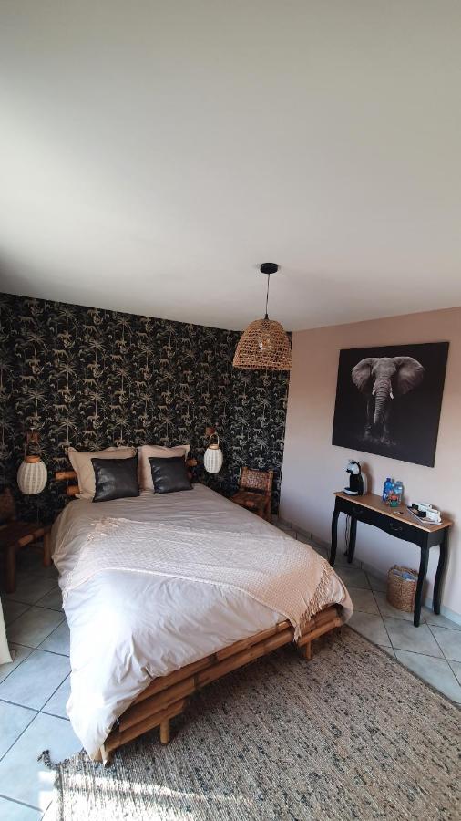 Le Coup De Foudre Bed and Breakfast Le Molay-Littry Exteriör bild
