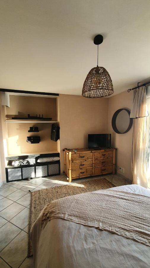 Le Coup De Foudre Bed and Breakfast Le Molay-Littry Exteriör bild