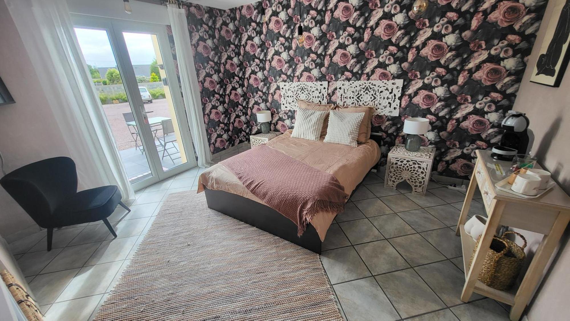 Le Coup De Foudre Bed and Breakfast Le Molay-Littry Exteriör bild